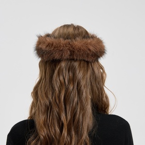 Fascia per Capelli Invernale Minimalista Tinta Unita, Comoda ed Elegante, Calda e alla Moda per Donne - Product Image 5