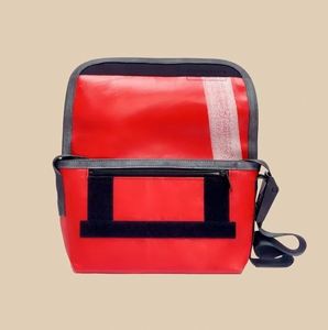 Sac banane personnalisable imperméable pour la pêche, le nettoyage ou le yoga, sac fourre-tout promotionnel personnalisable avec logo - Product Image 2