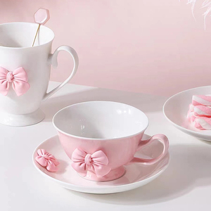 Taza de Cerámica con Diseño de Lazo Estilo Europeo, Asa Dorada, Taza para Café y Desayuno con Tapa - Product Image 1