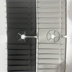 Tappetino Scolapiatti in Silicone Moderno e Sostenibile con Garanzia di 1 Anno per Lavello da <span class=keywords><strong>Cucina</strong></span>, Antispruzzo e Blocca Acqua con Bordo Stretto - Product Image 2