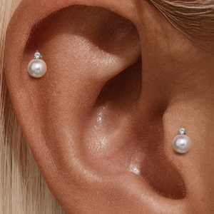 Boucles d'oreilles clous simples en argent sterling S925 plaqué rhodium avec perle de 7 mm pour femmes - Product Image 5