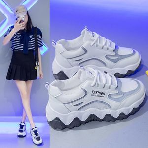 Zapatillas Deportivas Coreanas de Plataforma para Estudiantes, Primavera-Verano - Product Image 1