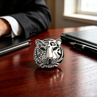 Broche Tigre Rétro de Luxe en Strass - Épinglette Personnalisée en Émail pour Costumes Hommes, Vente en Gros Directe Usine