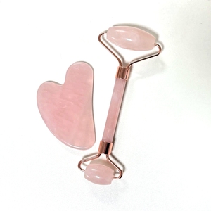 Kit de rouleau facial et d'outil Gua Sha en quartz rose naturel de bonne qualité - Product Image 5