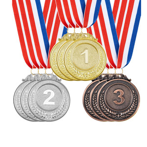 Médaille de sport en alliage de zinc doré en gros, de qualité supérieure, trophée Fiesta vierge, médaille de marathon en métal 3D personnalisée - Product Image 1