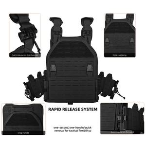 Gilet tactique avec 4 pochettes pour chargeurs, en nylon 1000D, porte-plaques Molle, panneau arrière en maille à libération rapide pour l'entraînement - Product Image 3