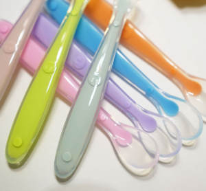 Cuillère d'apprentissage en silicone souple pour tout-petits, sans BPA, <span class=keywords><strong>de</strong></span> qualité alimentaire, mignonne, pour l'alimentation des bébés, cuillères à long manche - Product Image 4