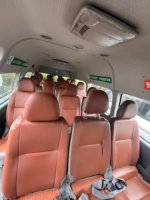 Minibus chinois d'occasion Jinbei Hiace 18 places, toit haut, pour transport de passagers, moteur essence, année 2017, conduite à gauche