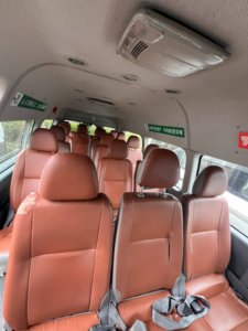 Minibus chinois d'occasion Jinbei Hiace 18 places, toit haut, pour <span class=keywords><strong>transport</strong></span> de passagers, moteur essence, année 2017, conduite à gauche - Product Image 4