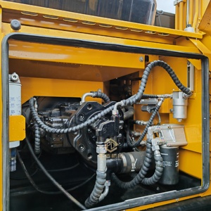 Excavadora SANY SY235C Usada de Alta Calidad, 23.5 Toneladas, Maquinaria Mediana para Movimiento de Tierras, Uso Municipal y en Canteras, en Buen Estado de Funcionamiento - Product Image 6