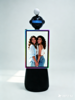 Photomaton à écran tactile de 32 pouces avec tête fixe, impression instantanée, et flight case |   Kiosque à Selfie Intelligent pour Location d'Événements et Mariages - Direct Usine