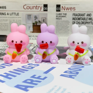 Nouveau jouet anti-stress populaire à presser avec conception de langue pop-up, en forme d'animaux (lapin, poussin) pour soulager l'agitation et la tension - Product Image 6