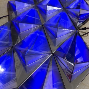 Piste de danse LED professionnelle + lumières de scène + lumières disco avec gradation programmable et fonctions de changement de couleur - Product Image 5