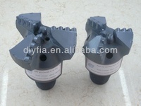 Outils de forage pétrolier en acier au carbone pour machines minières, fraise de dragage PDC à 3 lames de 143 mm avec insert sphérique PDC 1308