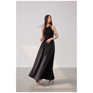 Abito Lungo Elegante Senza Maniche con Ampio Orlo 'Messenger Under the Moon' - Product Image 6