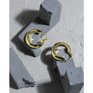 18พันสีเหลืองทองขัด23มิลลิเมตร925เงินสเตอร์ลิงสามเหลี่ยมหลอดต่างหูห่วง - Product Image 3