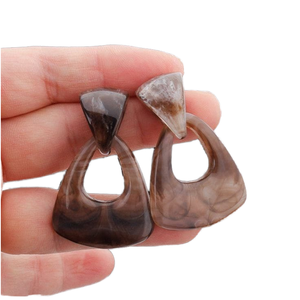 2024 diseñador Original mujer cuerno diamante Stud pendientes nuevo estilo clásico Vintage para boda y fiesta - Product Image 1