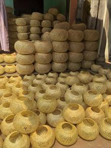 Lámpara de bambú de Vietnam hecha a mano, luz de bambú decorativa para restaurante, lámpara de ratán de nuevo diseño - Product Image 3