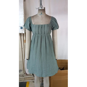 Robe courte pour femme en tissu crêpe, motif uni, style tendance, vente en gros par les exportateurs - Product Image 1