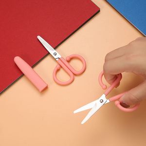 Tijeras de acero inoxidable para niños al por mayor de fábrica, diseño de cabeza recta pequeña para estudiantes, regalos de negocios promocionales - Product Image 4