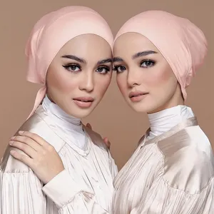 Grande stock di alta qualità hijab sciarpa stile donna con cappuccio cappello a fondo tinta unita morbido cotone jersey turbante