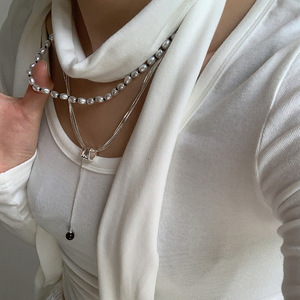 Collar de Plata de Ley S925 con Cadena de Hueso de Serpiente Multicapa y Colgante de Ágata Cilíndrica, Estilo Minimalista, Lujoso, Elegante y Moderno - Product Image 2
