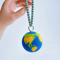Globe Terrestre en Peluche Amigurumi au Crochet Fait Main, Jouet Réaliste, Porte-clés Planète, Décoration Éducative de la Terre