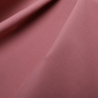 Tissu sergé en polyester respirant de qualité supérieure 100 % polyester effet peau de pêche pour pantalons de plage et vêtements teints