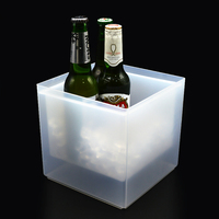 Seau à glace carré LED double couche 3,5 L, refroidisseur à vin lumineux, bac en plastique PP durable, logo personnalisé, style ferme, pour cadeaux promotionnels