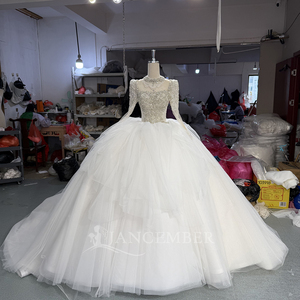 Para OY043, Hermoso Vestido de Novia con Apliques de Encaje de Cristal, Cuello Cuadrado, Tela de Tul, Estilo Princesa con Cola de Capilla, 100% Poliéster - Product Image 1