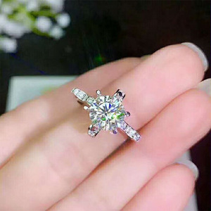 Anello Rotondo da Donna, Accessorio Semplice ed Elegante per l'Uso Quotidiano - Product Image 2