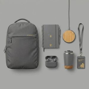 Ensemble de Marchandises Promotionnelles Personnalisées pour Salons Professionnels : Sac à Dos, Bouteille Isotherme, Écouteurs, Carnet, Lanière - Product Image 4