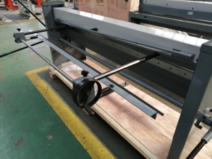 Q01-0.8x2500 TTMC Manuel Cisaille Guillotine, Cisailles À Tôle pour En Acier, En Aluminium et De Cuivre - Product Image 4