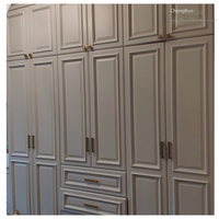 Portes de placard en bois massif de style européen, personnalisation de meubles pour toute la maison, armoires encastrées blanches, vestiaires ouverts
