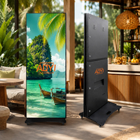 Pantalla LED P2.5 para Exteriores, Tipo Tótem, 640x1920mm, Plegable, Resistente al Agua IP65, 5000 Nits, para Centros Comerciales, Tiendas y Supermercados