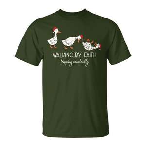 Walking By Faith Tripping Constantly - Camiseta con diseño de ganso navideño - Product Image 1