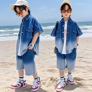 Nouveau Style 2023 Ensemble <span class=keywords><strong>Chemise</strong></span> <span class=keywords><strong>en</strong></span> <span class=keywords><strong>Jean</strong></span> d'Été pour Garçons Adolescents Dégradé de Couleurs : <span class=keywords><strong>Chemise</strong></span> <span class=keywords><strong>en</strong></span> <span class=keywords><strong>Jean</strong></span> + Short, Tenue 2 Pièces - Product Image 3