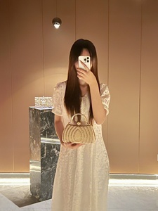 Elegante Pochette con Perle per Donne, Borsa da Sera Bianca per Sposa, Borsa a Tracolla per Feste con Manico Dorato e Perle - Product Image 5