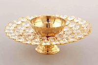 Lampe Diya élégante pour mariages et décoration Lampe à huile Kuber en laiton importé Lampe à huile Kuber en laiton indien faite à la main avec design en cristal