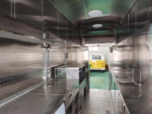 รถขายอาหารเคลื่อนที่แบบกำหนดเองสำหรับงานกลางแจ้ง บริการจัดเลี้ยง อาหารพิซซ่า บาร์บีคิว กาแฟ พร้อมขาย - Product Image 4