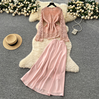 Ensemble élégant de style français pour femmes, haut à manches longues en dentelle avec ceinture à nouer, jupe midi en satin taille haute pour le printemps