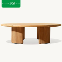 Table basse en teck de style nordique japonais moderne avec pieds cannelés pour cour extérieure