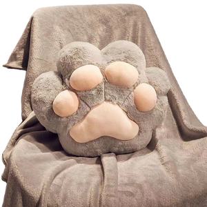 HY Sevimli Kedi Patisi Yastık Çift Amaçlı 2'si 1 Arada Klima Battaniyesi Ofis Yastığı Öğle Arası Yastığı Çocuk Uyku Bebek - Product Image 1