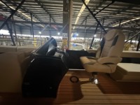 Bateau ponton de luxe en aluminium entièrement soudé de 8,2 m (27 pieds) avec auvent Bimini, certifié CE, moteur hors-bord de 200 CV pour la pêche et les fêtes