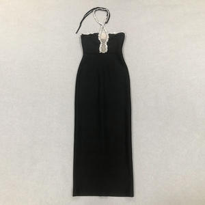 ملابس حفلات حمراء اللون بحمالة رقبة من حجر الراين - Product Image 4