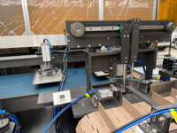 Machine d'ouverture de sacs à fond plat multifonctionnelle à réponse rapide par poids pour aliments avec capteur photocellule