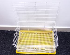 Cage à lapin jaune de luxe avec tous les accessoires de mesure | Matériau en fil de fer et type de palette de plateau en plastique - Product Image 4