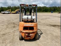 Chariots élévateurs à fourche à double carburant de 2,5 tonnes d'occasion, outil de levage lourd, chariot utilisé, 2013 DOOSAN G25P