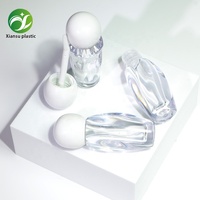 Tube de brillant à lèvres transparent en plastique de forme unique, personnalisable, conteneur vide pour liquides, emballage cosmétique en gros OEM/ODM - Vente chaude