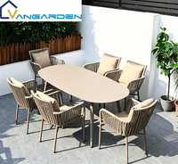 Ensemble table et chaises de jardin modernes, confortables, durables, tout en aluminium, résistant à l'eau, faible entretien, pour villa, jardin, cour.